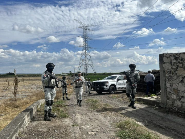 Fallecen 3 personas tras caída de helicóptero