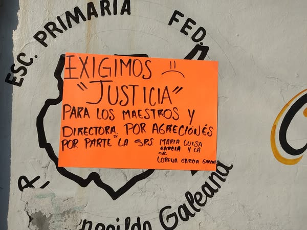 TOMAN PADRES DE FAMILIA PRIMARIA DE LA COLONIA VISTA HERMOSA DE JIUTEPEC