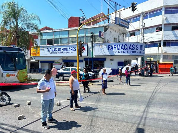 Vecinos de la estación vuelven a bloquear el vergel por falta de agua