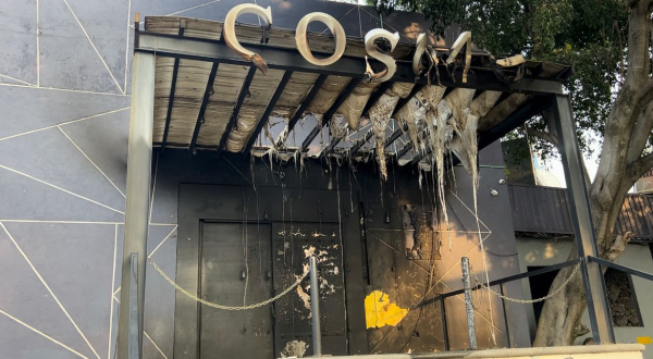 Queman la entrada del bar “Cosmo” en Cuernavaca