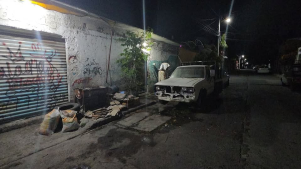 Violencia en Temixco: atacan a tiros e incendian vehículos frente a casa de delegado