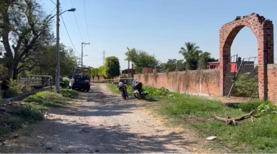 Encuentran un hombre sin vida en un canal de riego en la Modesto Rangel, Zapata