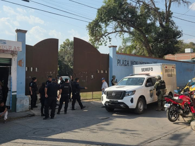 Acribillan a dos hombres en la Plaza Monumental "Antonio Barona"; ambos mueren
